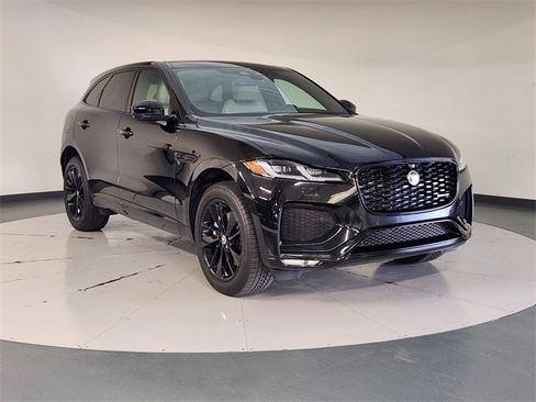 Used 2024 Jaguar F-PACE R-Dynamic S image 7