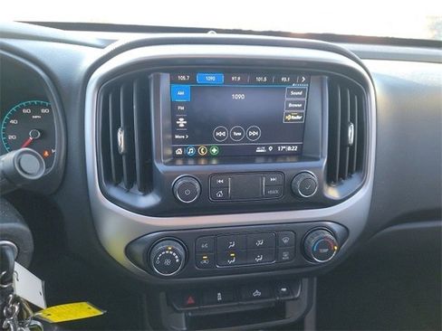 Used 2020 Chevrolet Colorado LT w/ LT Convenience Package image 11