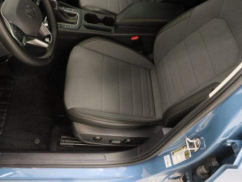 Used 2025 Volkswagen Jetta SE image 15