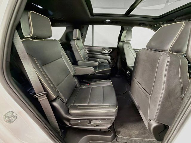 Used 2024 GMC Yukon SLT w/ SLT Luxury Package AWD/4WD image 32