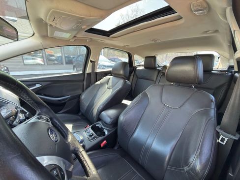 Used 2014 Ford Focus Titanium FWD image 32