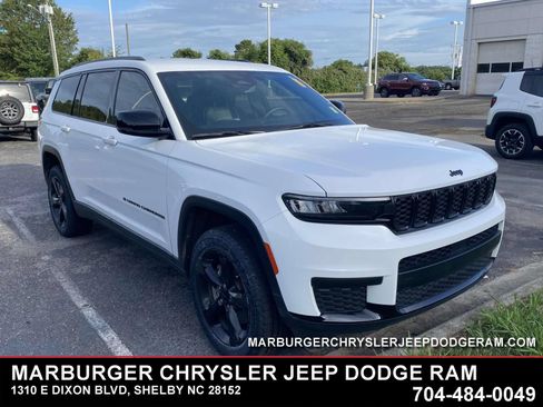 Used 2022 Jeep Grand Cherokee L Laredo RWD image 1