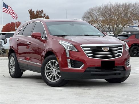 Used 2019 Cadillac XT5 Luxury image 2