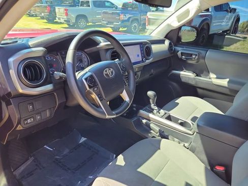 Used 2021 Toyota Tacoma SR5 AWD/4WD image 10