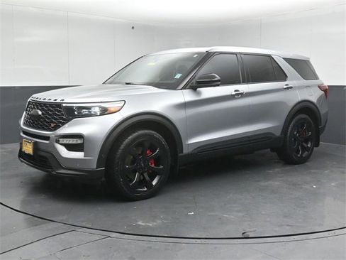 Certified 2021 Ford Explorer ST w/ ST Street Pack image 7