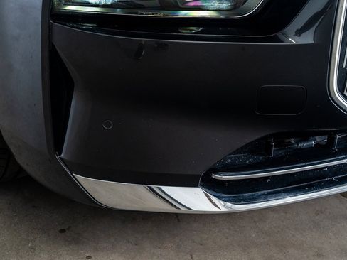 Used 2024 BMW i7 xDrive60 image 21