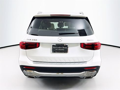 New 2025 Mercedes-Benz GLB 250 4MATIC image 6