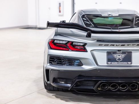 Used 2024 Chevrolet Corvette Z06 w/ Z07 Performance Package RWD image 14