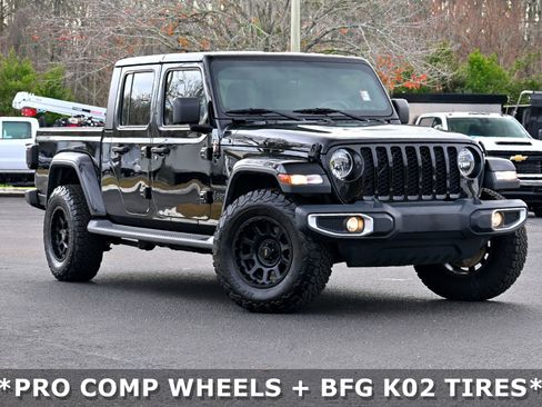 Used 2021 Jeep Gladiator Sport image 2