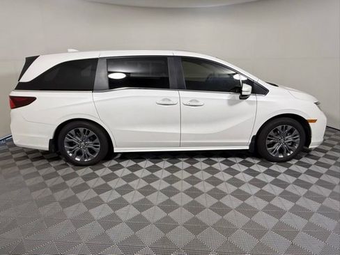 Used 2025 Honda Odyssey Touring image 7