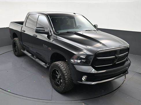 Used 2017 RAM 1500 Express w/ Black Ram 1500 Express Group AWD/4WD image 18