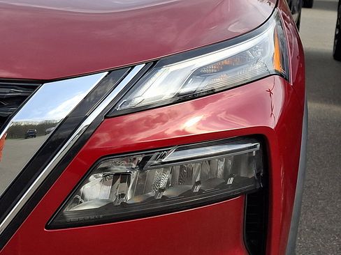 Used 2023 Nissan Rogue S AWD/4WD image 4