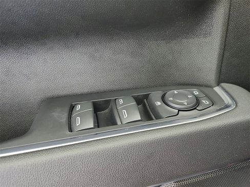 Used 2022 Chevrolet Silverado 1500 LT image 17