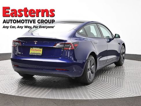 Used 2021 Tesla Model 3 Standard Range Plus RWD image 5