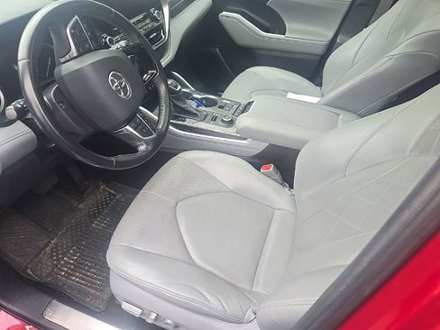 Used 2021 Toyota Highlander Platinum image 13