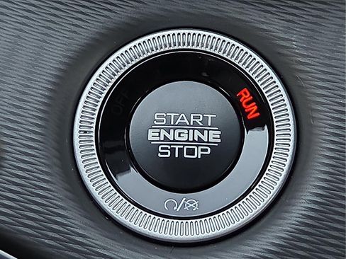 New 2025 Jeep Grand Cherokee Altitude image 19