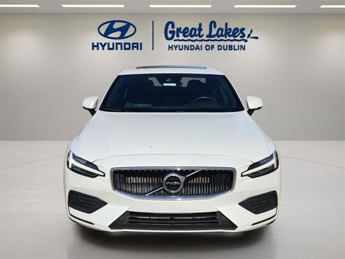 Used 2020 Volvo S60 T5 Momentum image 8
