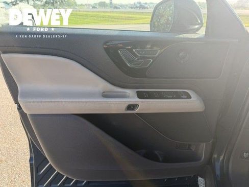 Used 2021 Lincoln Aviator Reserve w/ Equipment Group 201A AWD/4WD image 10