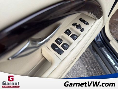 Used 2016 Volvo XC70 T5 Premier w/ Protection Package image 12