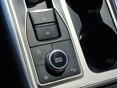 Certified 2023 Ford Explorer XLT w/ Equipment Group 202A AWD/4WD image 29