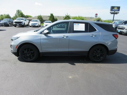Used 2024 Chevrolet Equinox LT w/ LPO, Floor Liner Package FWD image 2