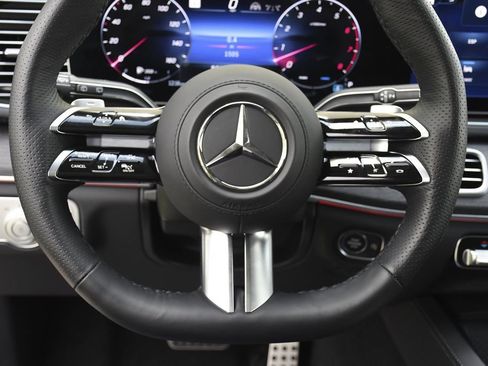 Used 2026 Mercedes-Benz GLS 450 4MATIC image 7