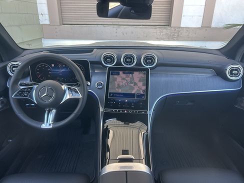 Used 2025 Mercedes-Benz GLC 350e 4MATIC image 8