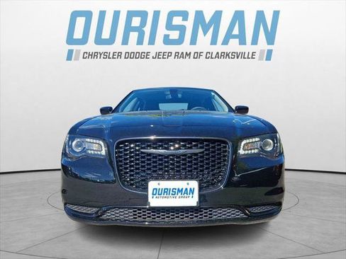 Certified 2023 Chrysler 300 Touring w/ Sport Appearance Package RWD image 2