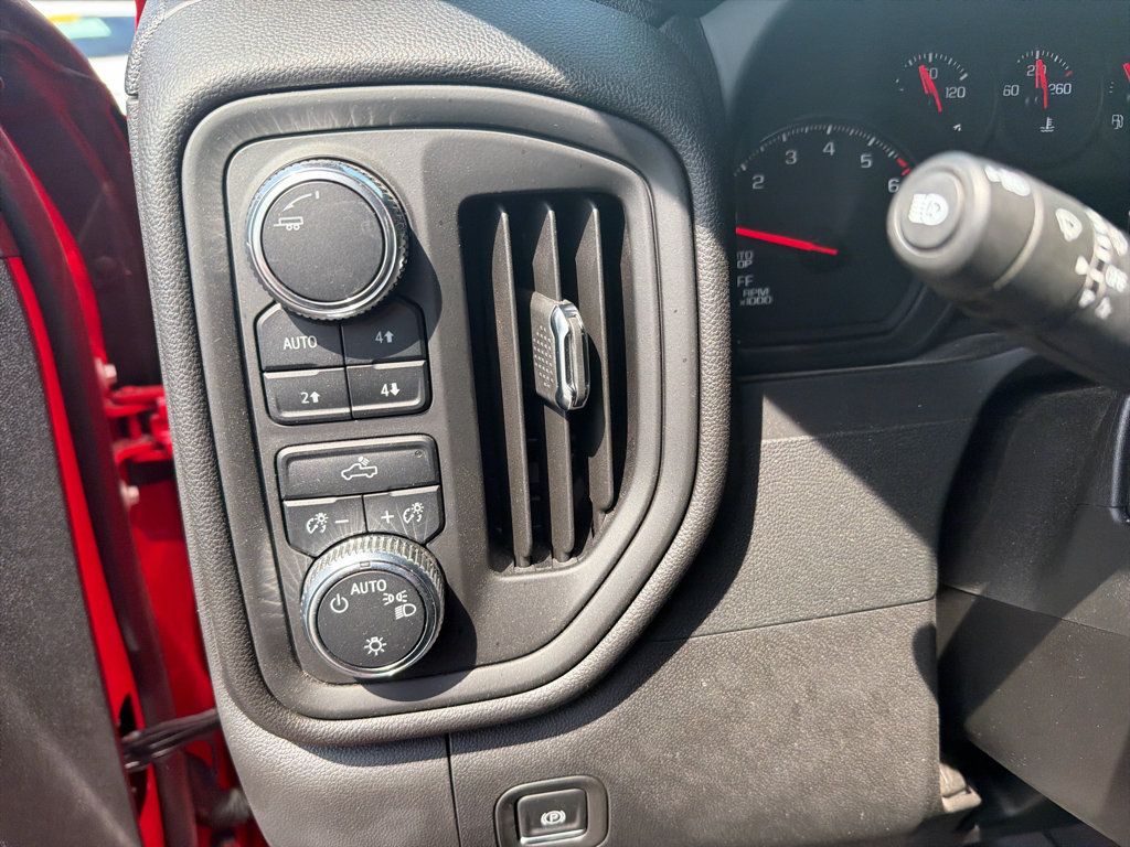 Used 2024 GMC Sierra 1500 Pro w/ Pro Value Package AWD/4WD image 14
