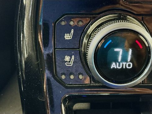 Used 2020 Toyota Highlander Limited FWD image 21