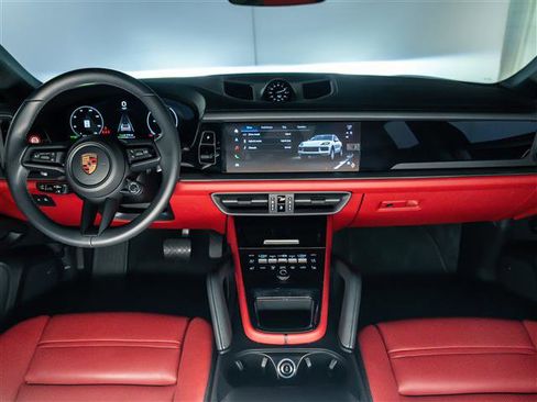 Certified 2026 Porsche Cayenne E-Hybrid Coupe AWD/4WD image 19