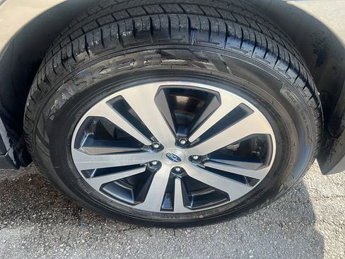 Used 2018 Subaru Outback 2.5i Limited AWD/4WD image 32
