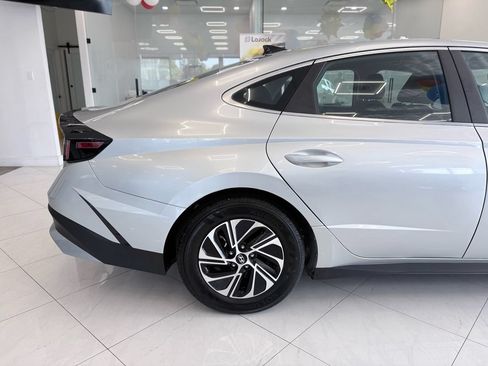 Used 2026 Hyundai Sonata Blue FWD image 8