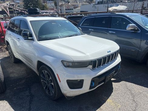 Used 2022 Jeep Grand Cherokee Overland image 3