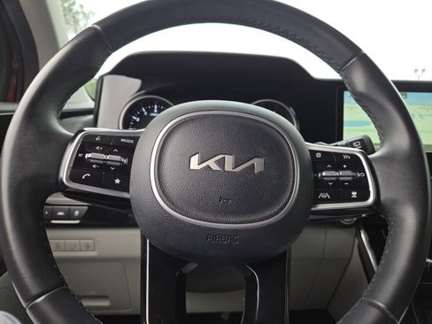 Used 2022 Kia Carnival SX image 31