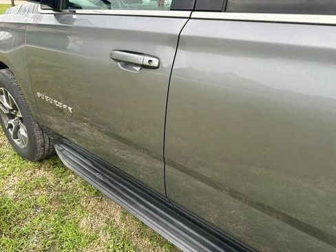 Used 2019 Chevrolet Suburban LT RWD image 22
