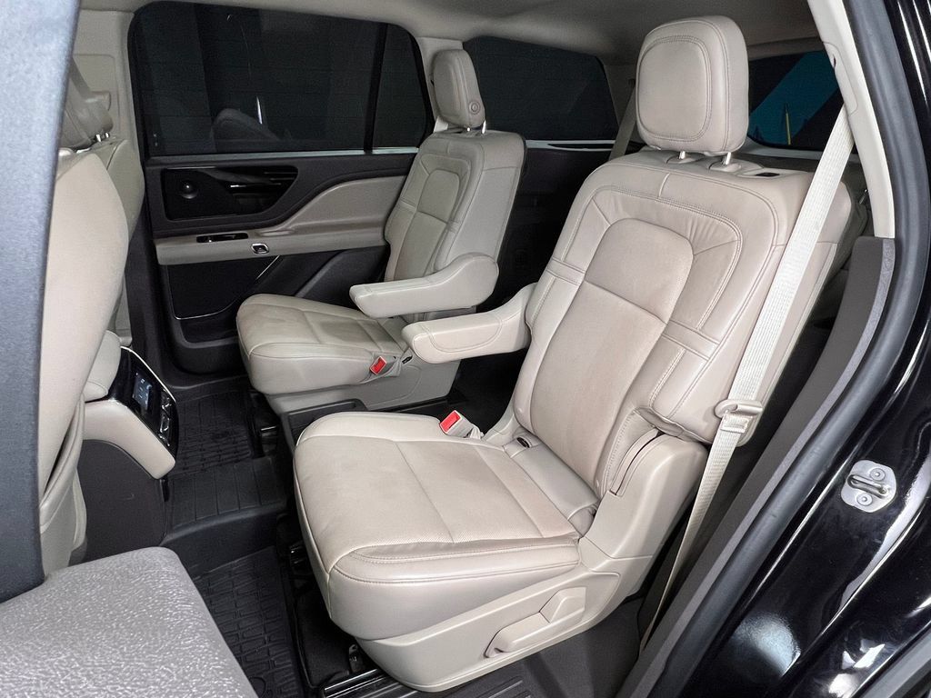 Used 2020 Lincoln Aviator Reserve w/ Equipment Group 201A AWD/4WD image 23