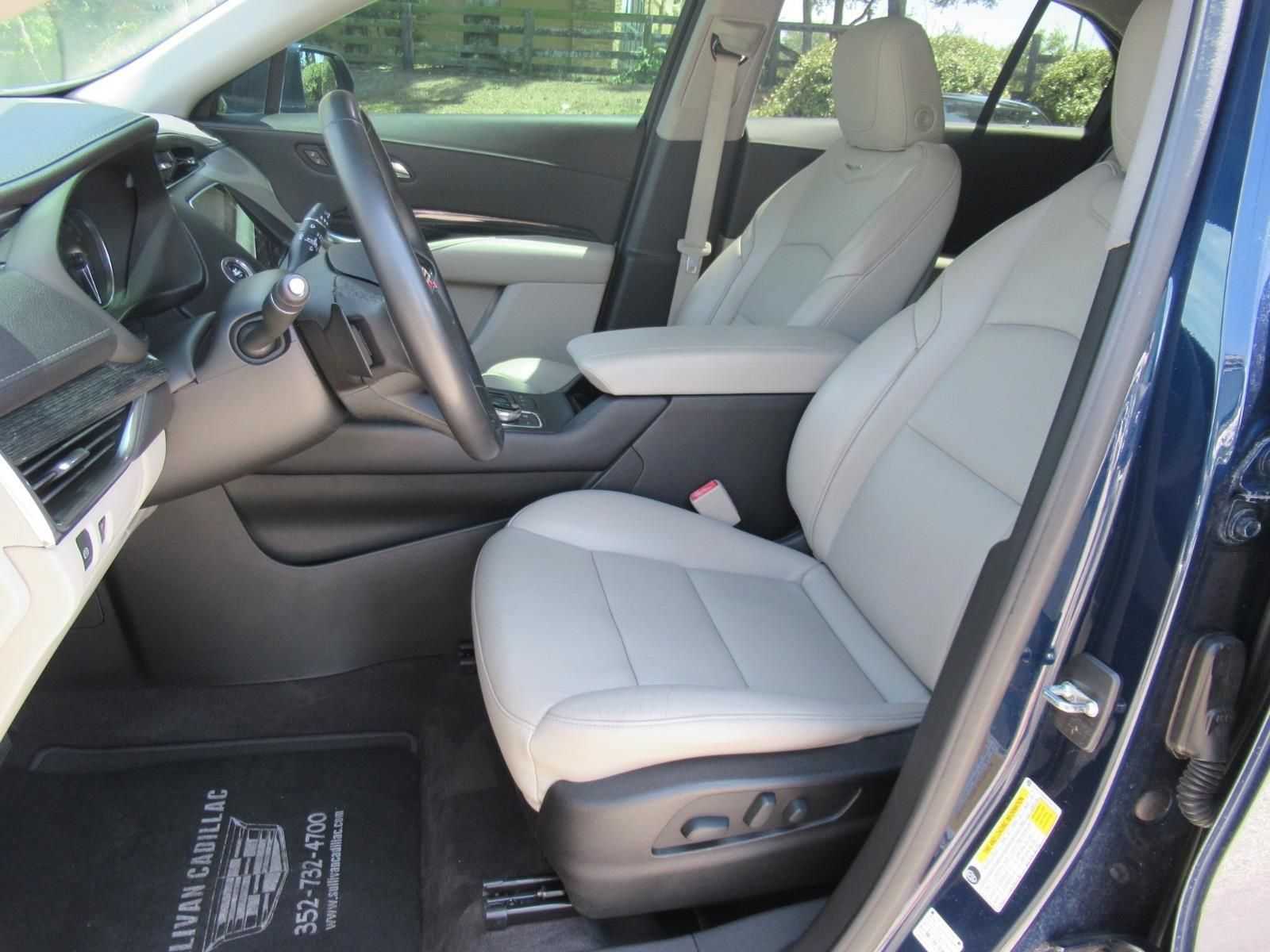 Used 2020 Cadillac XT4 Premium Luxury w/ Driver Awareness Package FWD image 17
