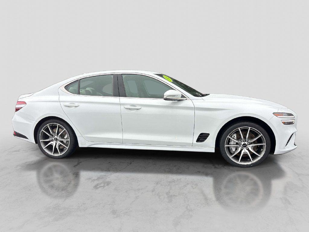 Used 2025 Genesis G70 2.5T AWD/4WD image 6