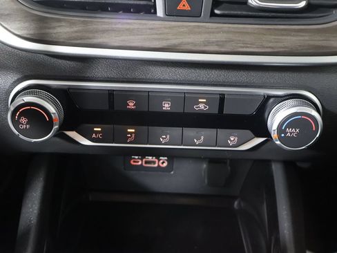 Used 2024 Nissan Altima 2.5 SV AWD/4WD image 40