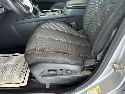 Used 2017 GMC Terrain SLE w/ Technology Package FWD image 8
