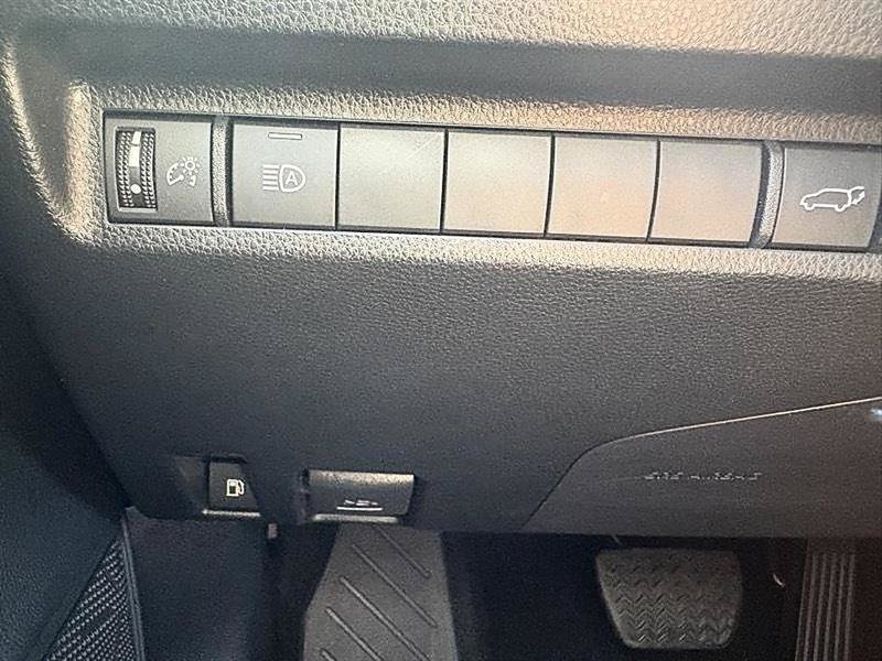 Used 2025 Toyota RAV4 XLE w/ Convenience Package AWD/4WD image 15