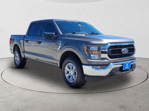 Used 2023 Ford F150 XLT image 3
