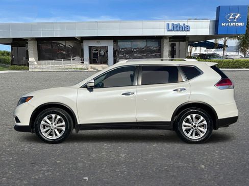 Used 2016 Nissan Rogue SV w/ SV Premium Package image 5