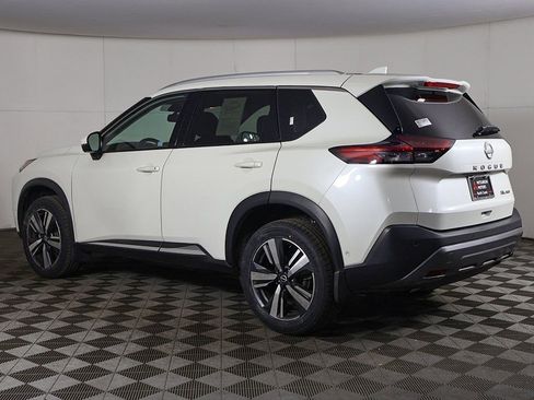 Used 2023 Nissan Rogue SL w/ SL Premium Package image 10