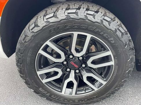 Certified 2024 GMC Yukon AT4 w/ AT4 Premium Package AWD/4WD image 8