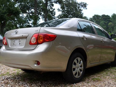 Used 2009 Toyota Corolla LE FWD image 5