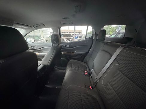 Used 2019 GMC Acadia SLE FWD image 9