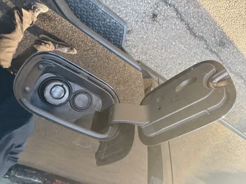 New 2026 GMC Sierra 2500 SLT w/ SLT Convenience Package image 10