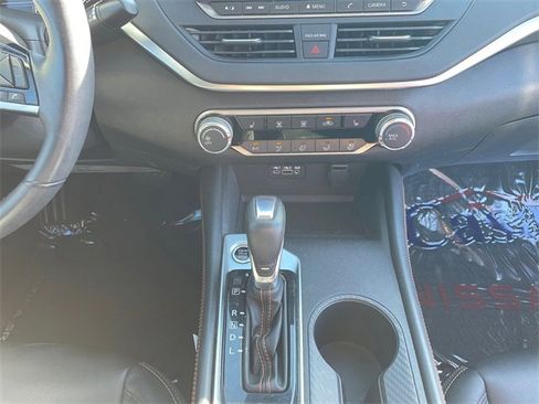 Used 2020 Nissan Altima 2.5 SR w/ Premium Package image 9